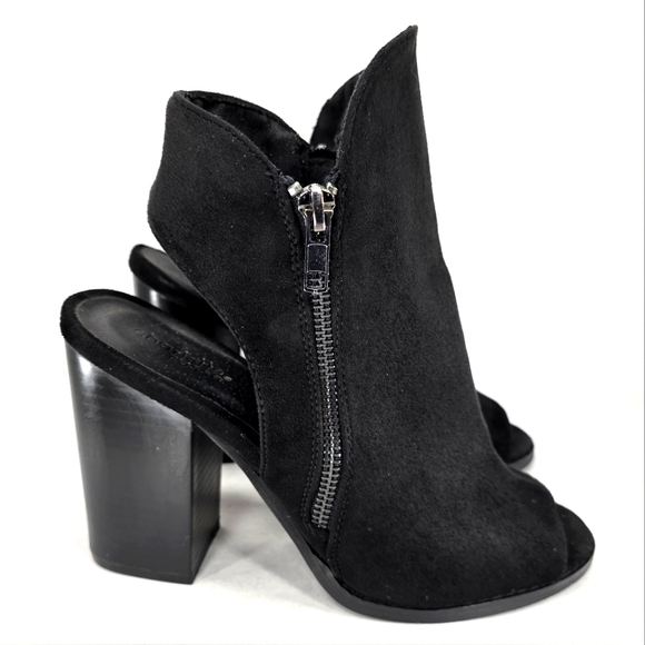 Charlotte Russe Alba Black Vegan Suede, Open Toe, Block Heel Women's Size 7M - Picture 1 of 11